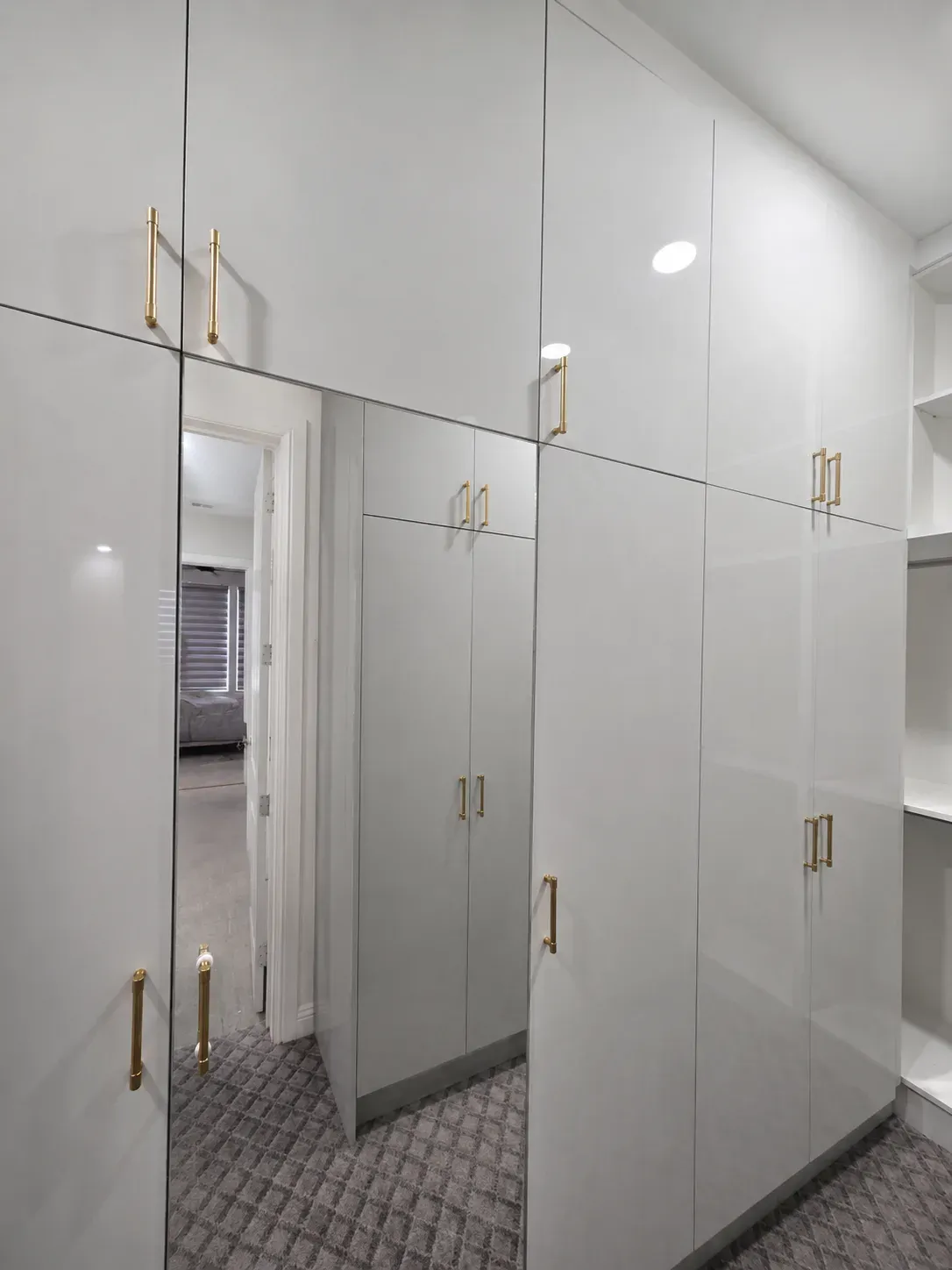 White Gloss & Brass Walk-In Closet